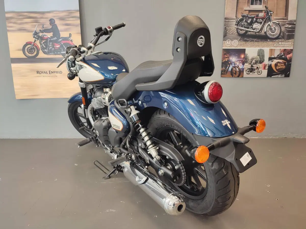 Royal Enfield Super Meteor 650 (2023 - 26) (4)