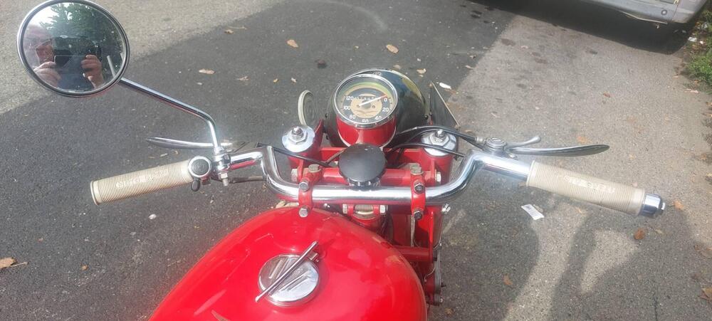 Moto Guzzi AIRONE 250 SPORT (5)