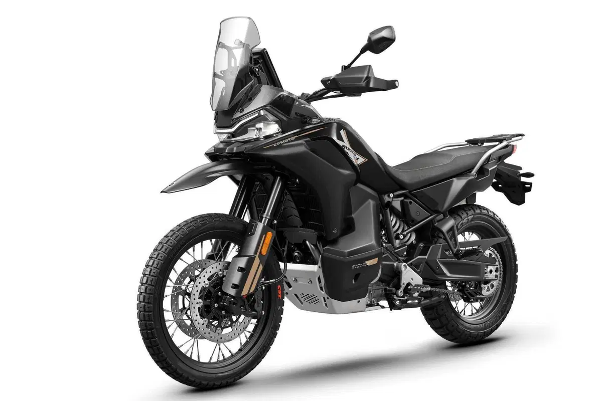 Svelata a EICMA 2024 la CFMOTO 800MT-X: previste due versioni entrambe con IMU e motore da 95 CV (5)
