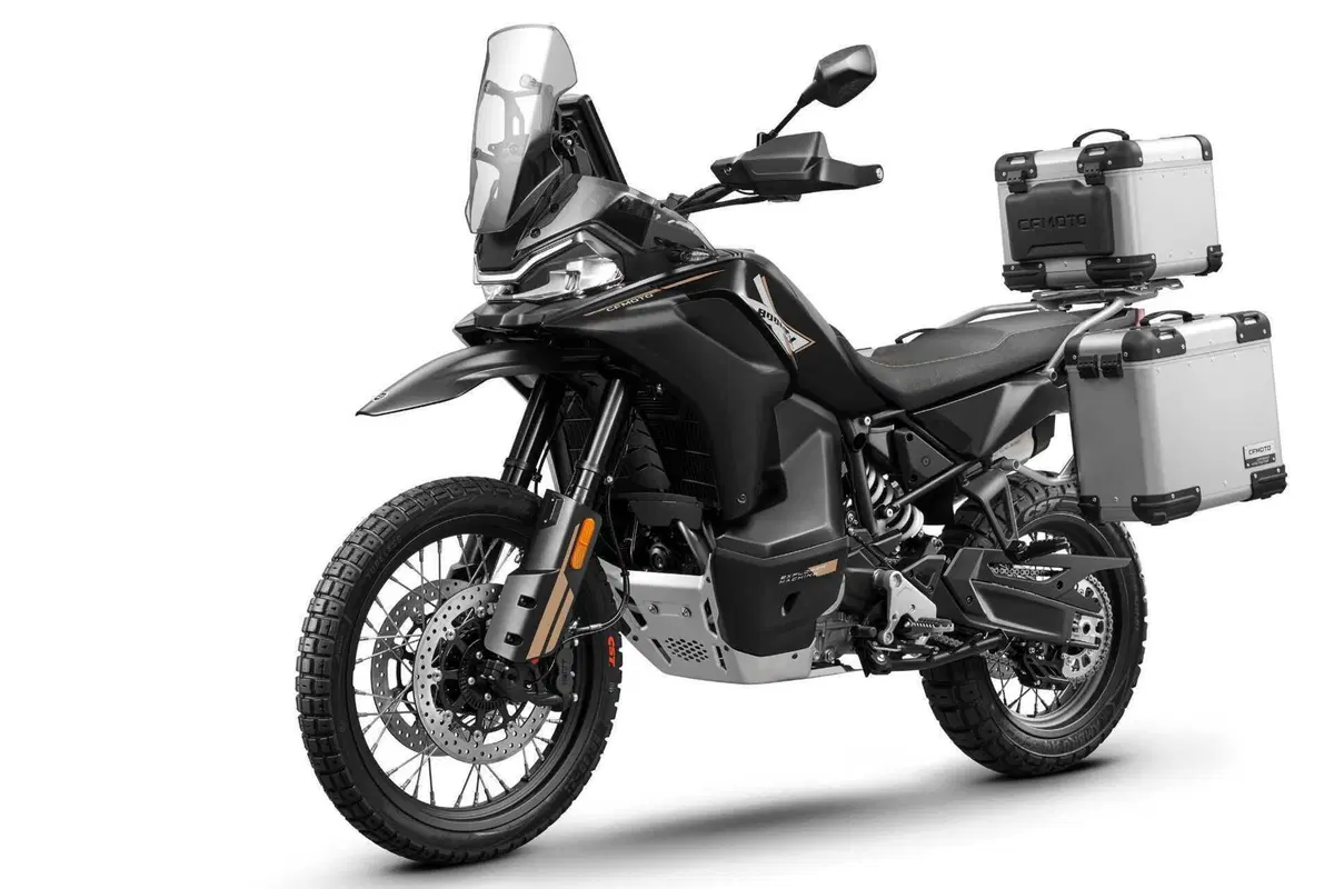 Svelata a EICMA 2024 la CFMOTO 800MT-X: previste due versioni entrambe con IMU e motore da 95 CV (2)