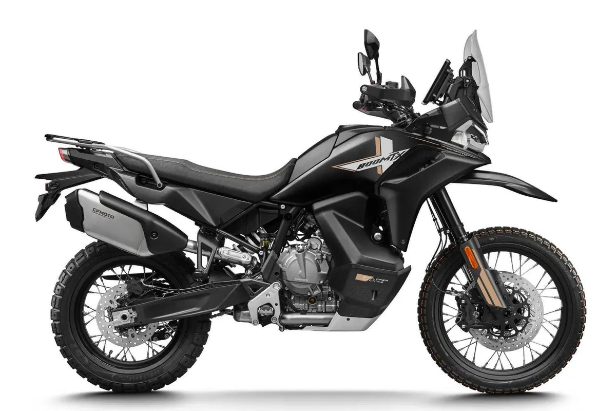 Svelata a EICMA 2024 la CFMOTO 800MT-X: previste due versioni entrambe con IMU e motore da 95 CV (3)
