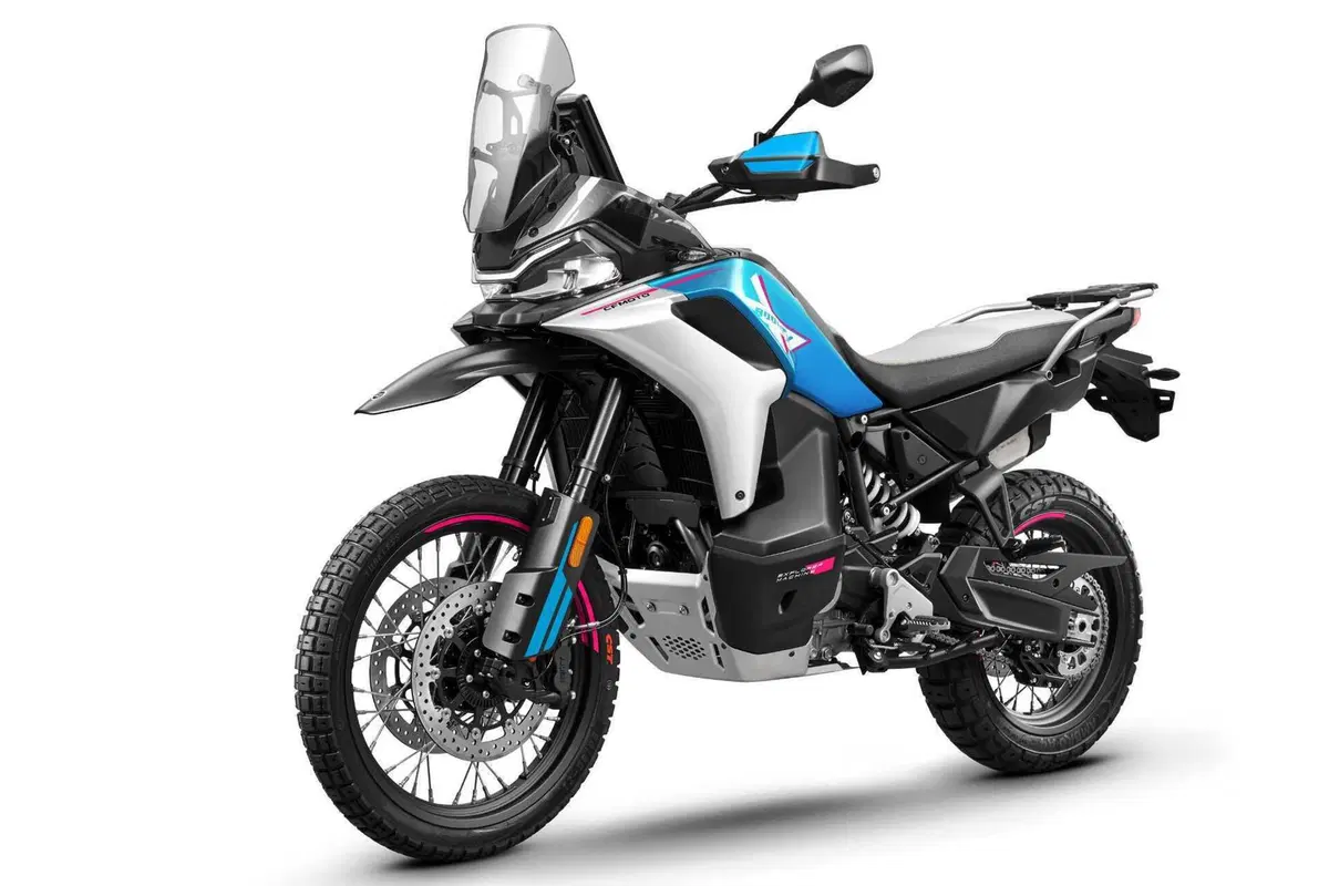 Svelata a EICMA 2024 la CFMOTO 800MT-X: previste due versioni entrambe con IMU e motore da 95 CV (5)