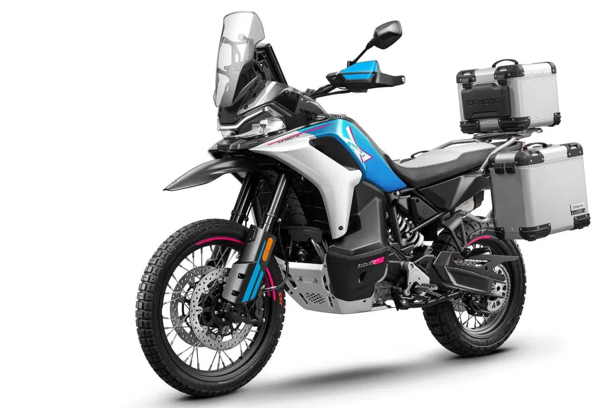 Svelata a EICMA 2024 la CFMOTO 800MT-X: previste due versioni entrambe con IMU e motore da 95 CV (6)
