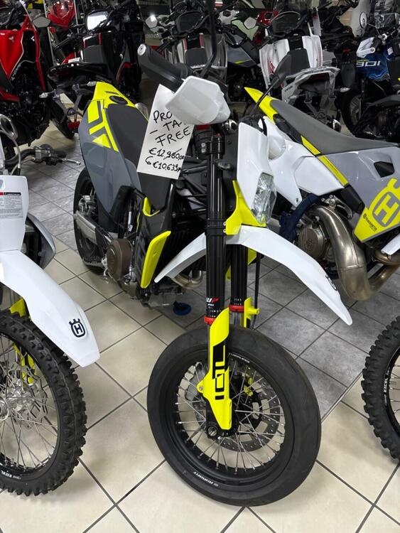 Husqvarna 701 Supermoto (2023 - 24)