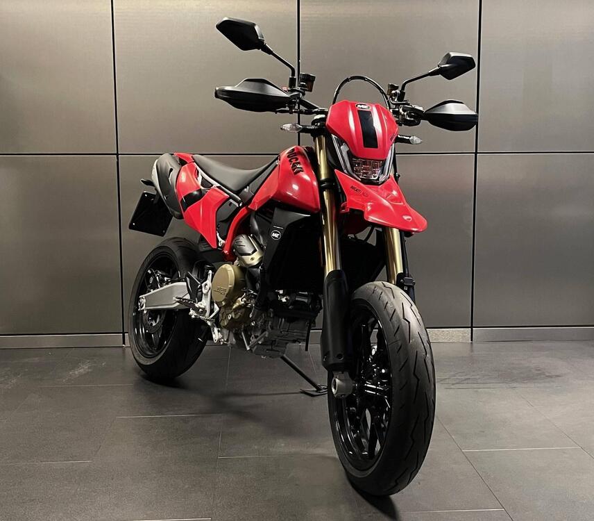 Ducati Hypermotard 698 Mono (2024) (2)