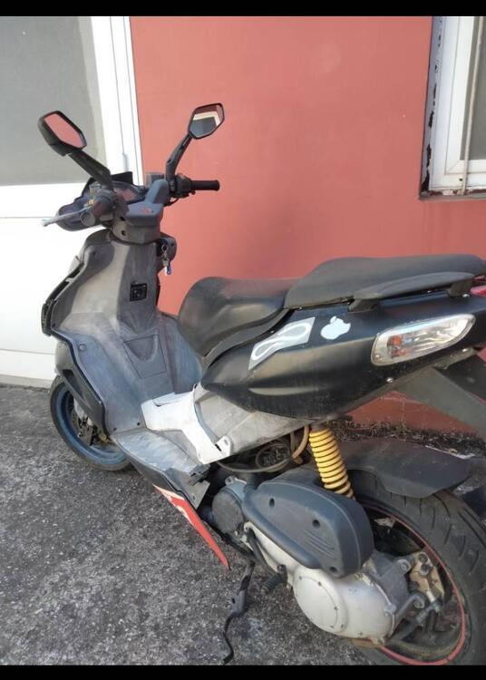 Aprilia SR 50 (2005 - 07) (2)