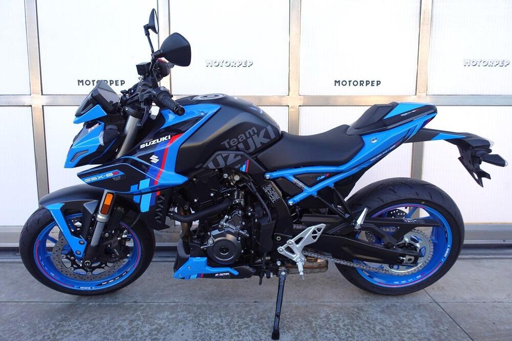 Suzuki GSX-8S Team Suzuki Edition (2024) (3)