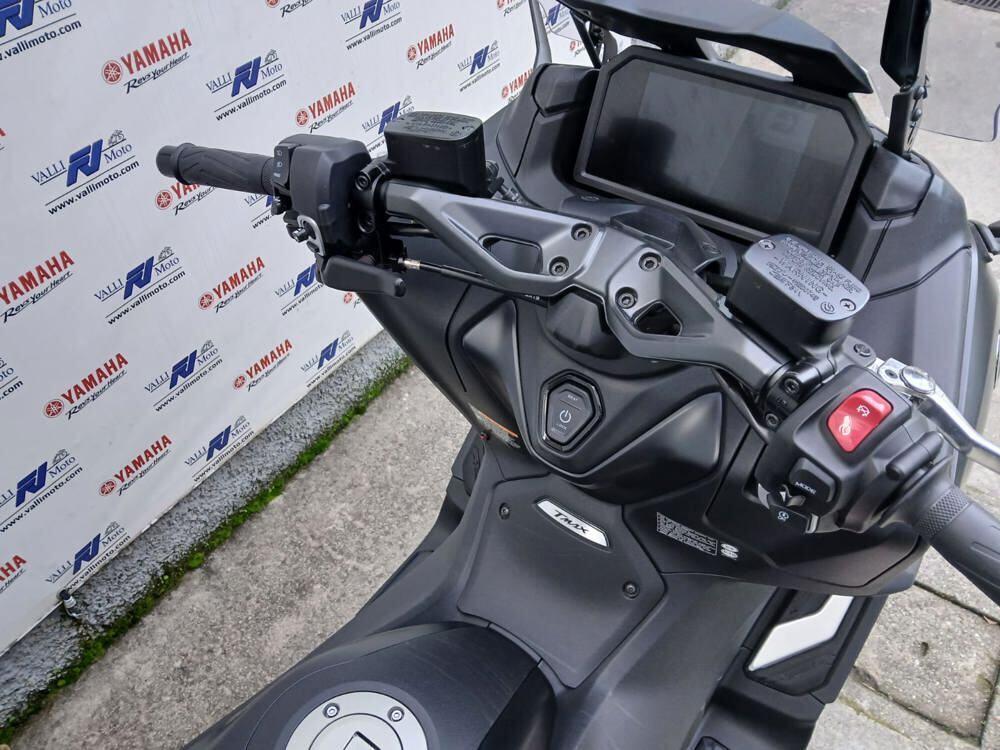 Yamaha T-Max 560 (2022 - 24) (3)