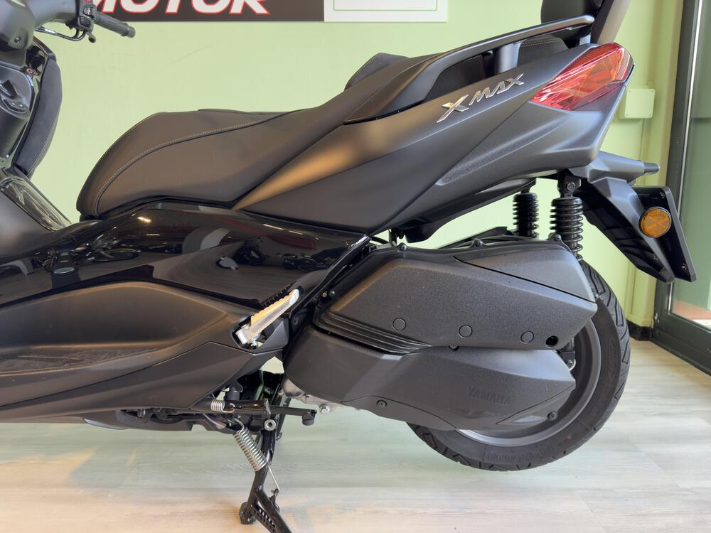 Yamaha X-Max 300 Iron Max (2019 - 20) (4)