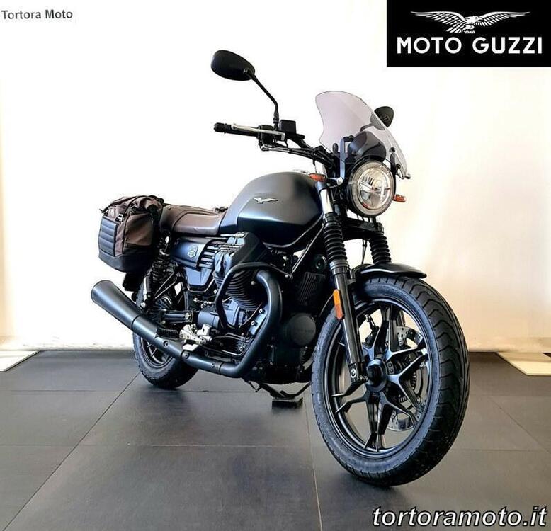 Moto Guzzi V7 III Stone (2017 - 20) (4)