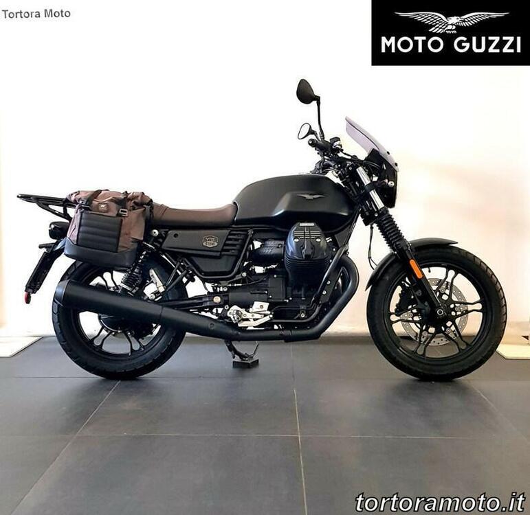 Moto Guzzi V7 III Stone (2017 - 20) (2)