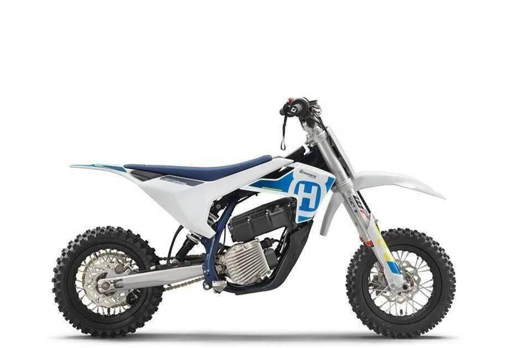 Husqvarna EE 3 (2023 - 24)