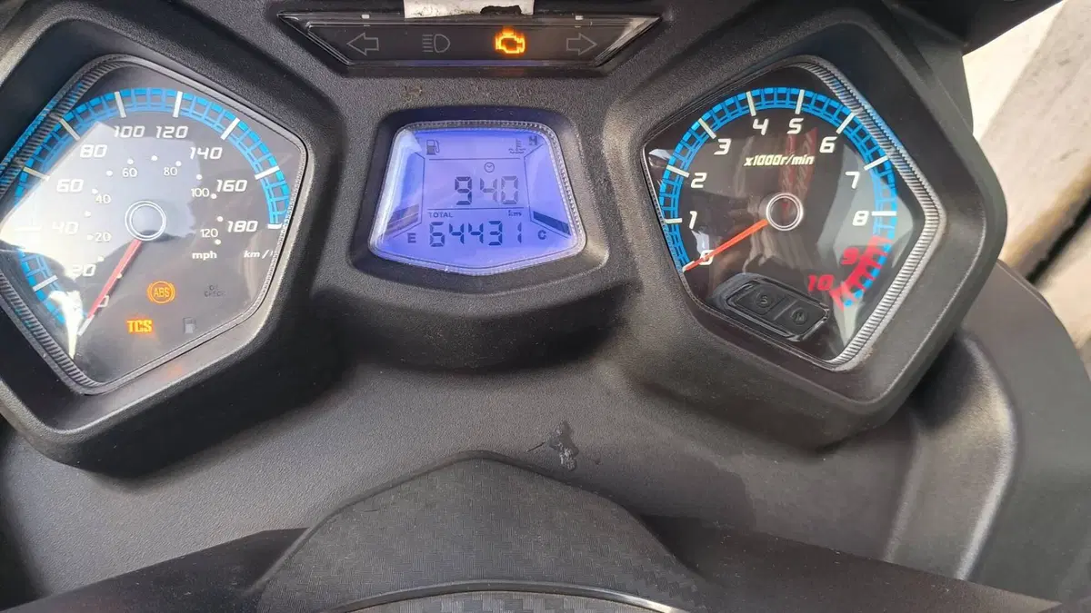 Sym Joymax 300 Z+ (2021 - 24) (4)