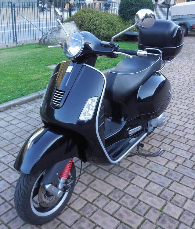 Vespa GTS 300 (2010 - 14) (3)