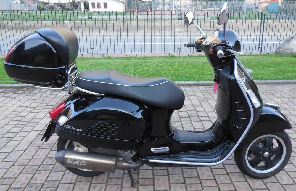 Vespa GTS 300 (2010 - 14) (4)