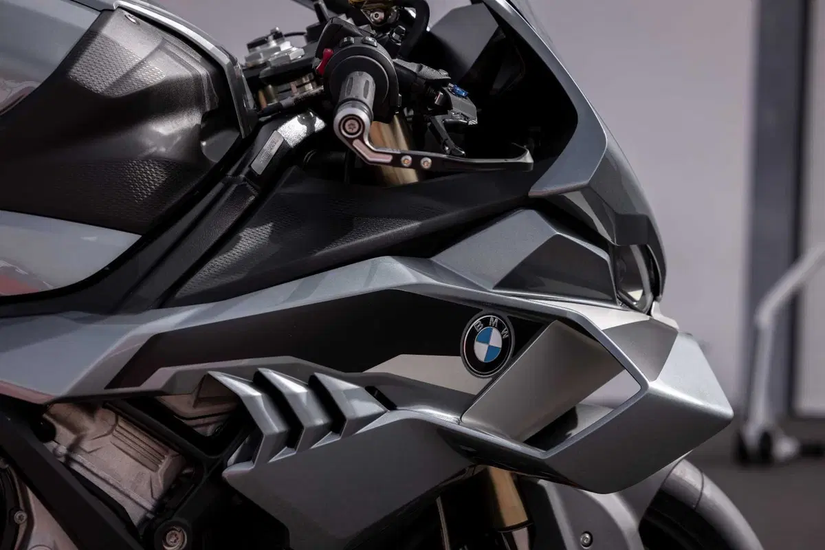 Nuove BMW M 1000 RR 2025, BMW S 1000 RR 2025 [GALLERY] (4)
