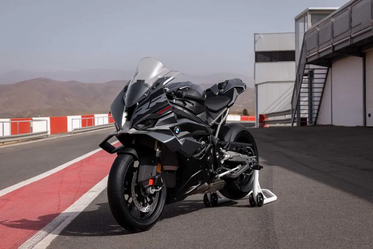 Nuove BMW M 1000 RR 2025, BMW S 1000 RR 2025 [GALLERY] (5)