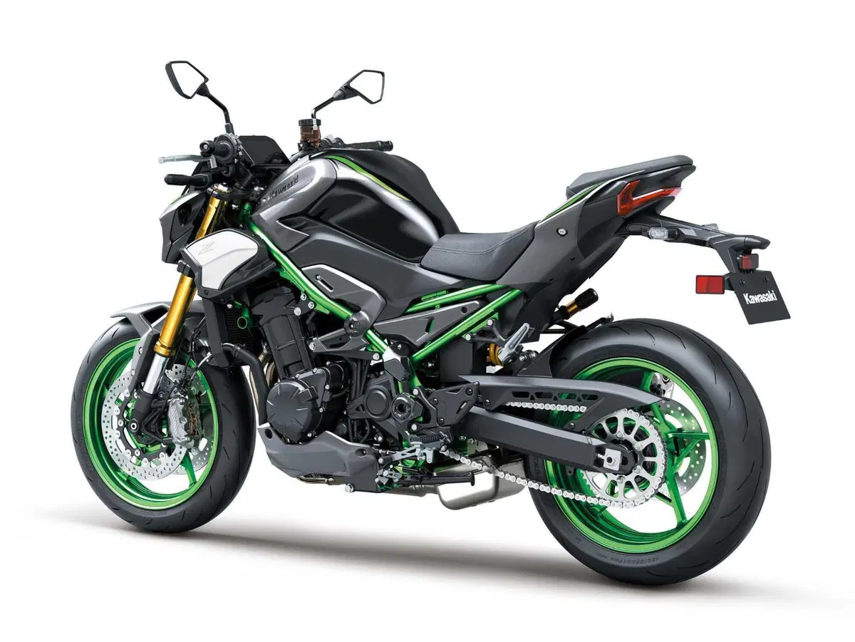 Kawasaki Z900 (2)