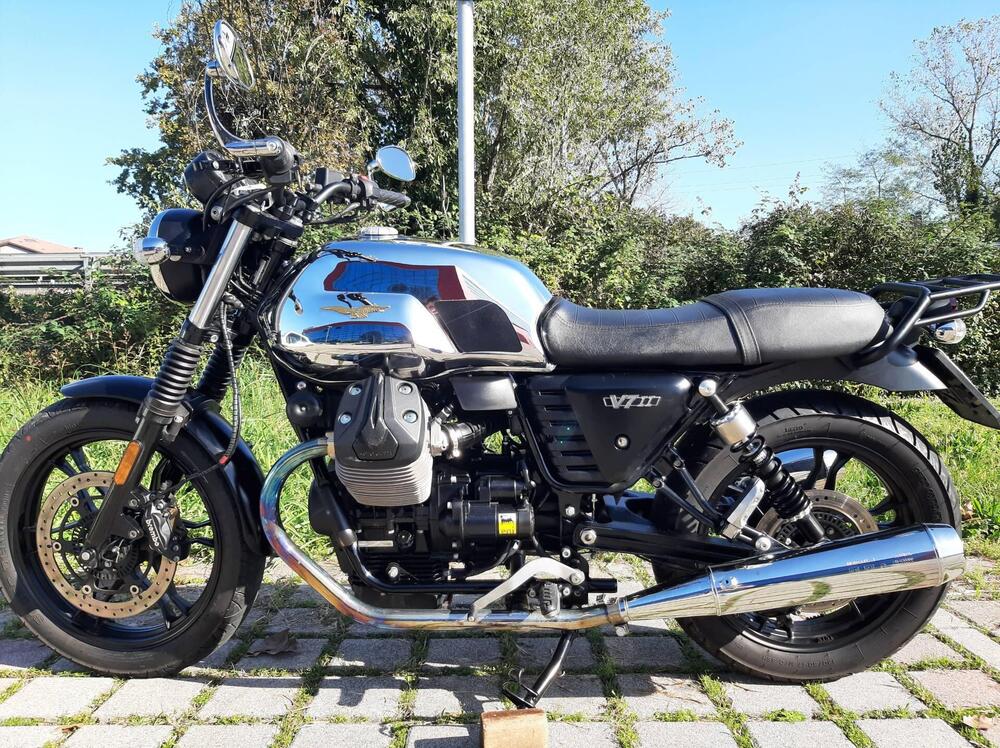 Moto Guzzi V7 II Stone (2015 - 17)