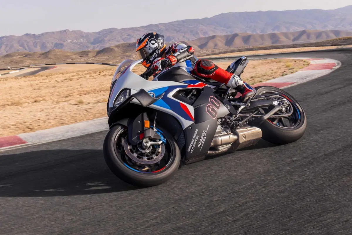 Nuove BMW M 1000 RR 2025, BMW S 1000 RR 2025 [GALLERY] (3)