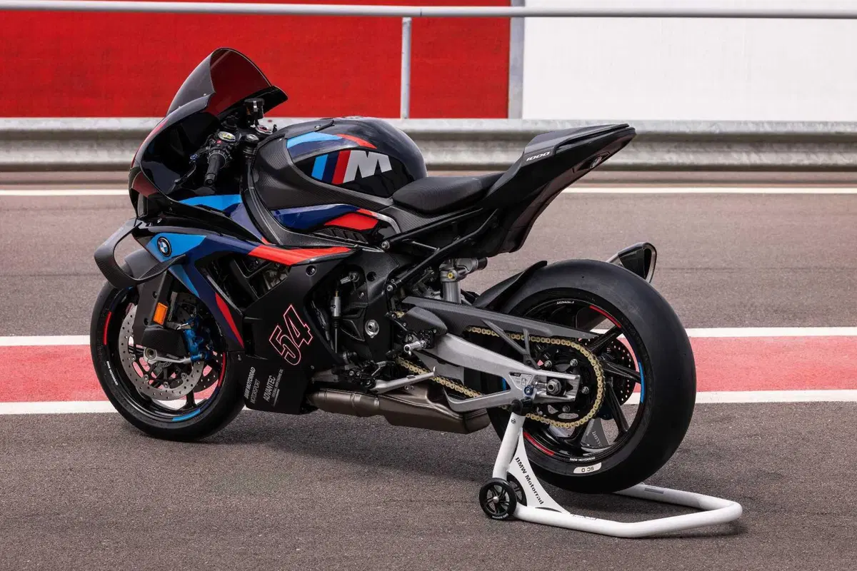 Nuove BMW M 1000 RR 2025, BMW S 1000 RR 2025 [GALLERY] (8)