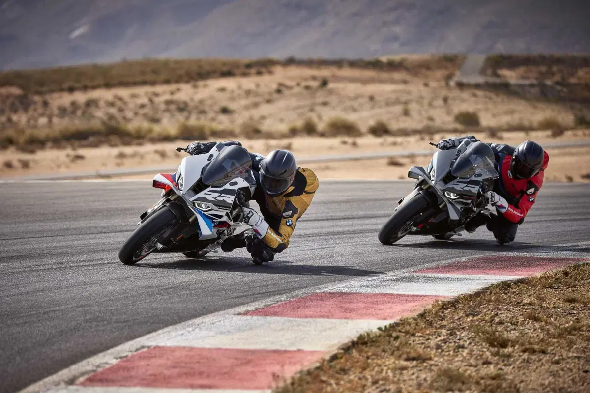 Nuove BMW M 1000 RR 2025, BMW S 1000 RR 2025 [GALLERY] (12)