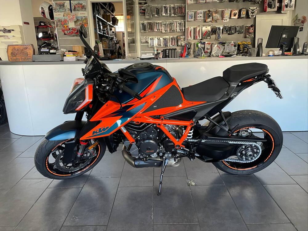 KTM 1290 Super Duke R (2021)