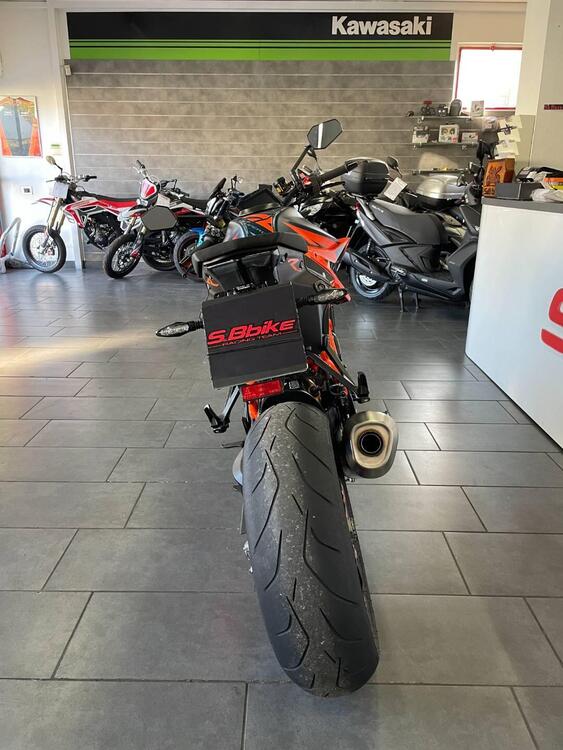 KTM 1290 Super Duke R (2021) (3)