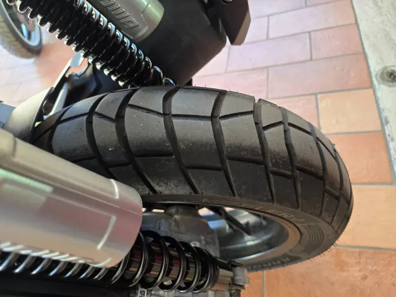 Honda ADV 350 (2022 - 24) (9)