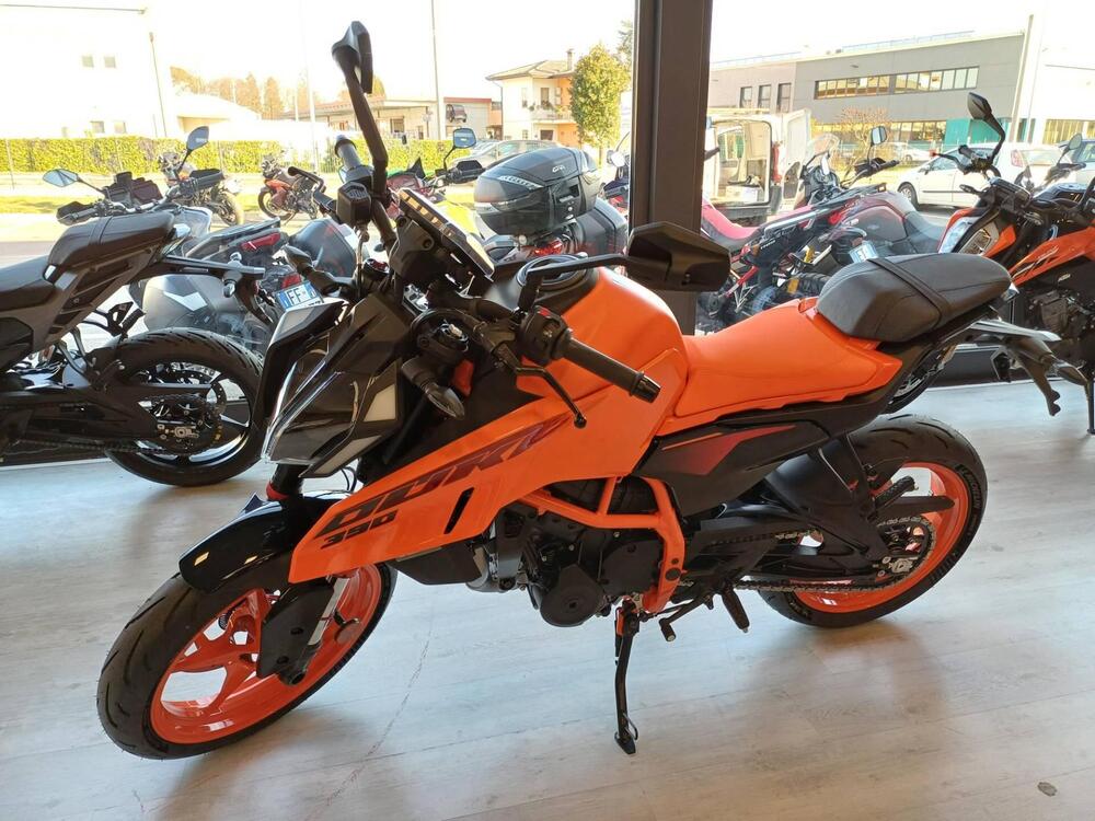 KTM 390 Duke (2024) (2)