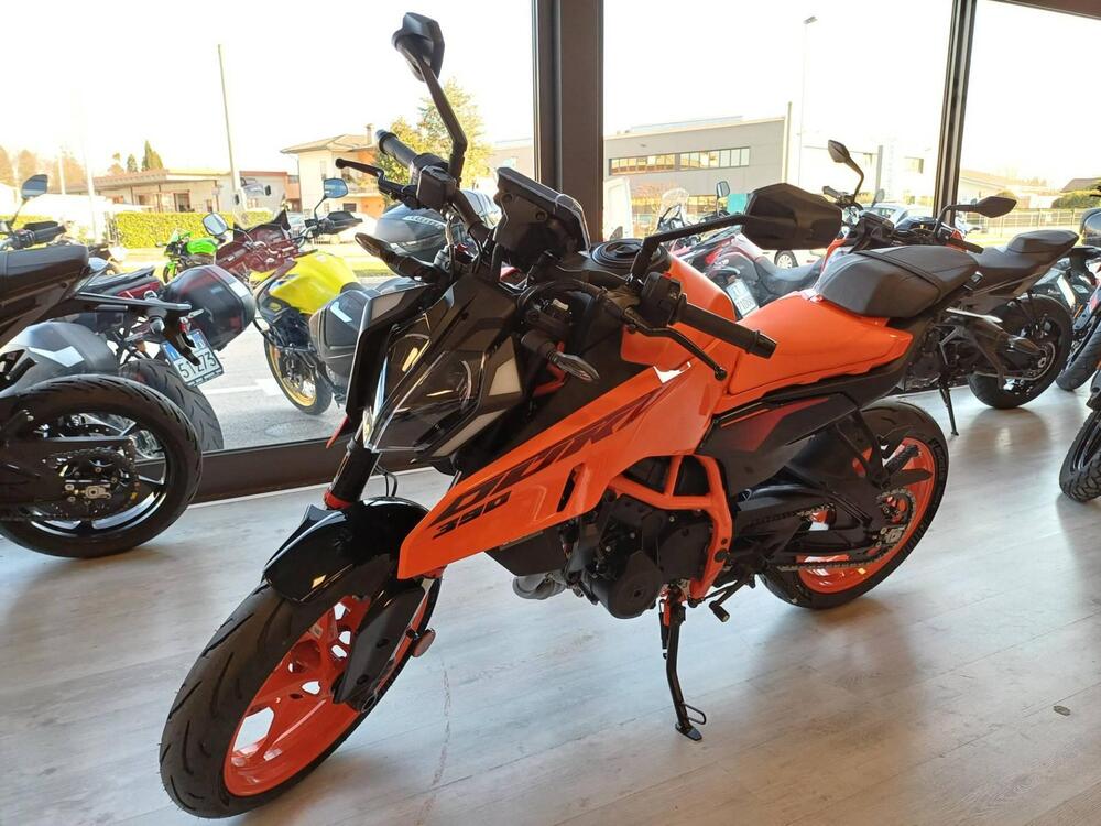 KTM 390 Duke (2024) (4)