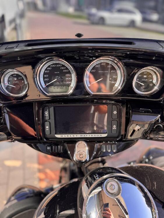 Harley-Davidson 107 Electra Glide Ultra Limited (2017 - 18) - FLHTK (4)