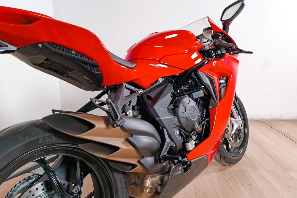 MV Agusta F3 800 Rosso (2021 - 23) (4)