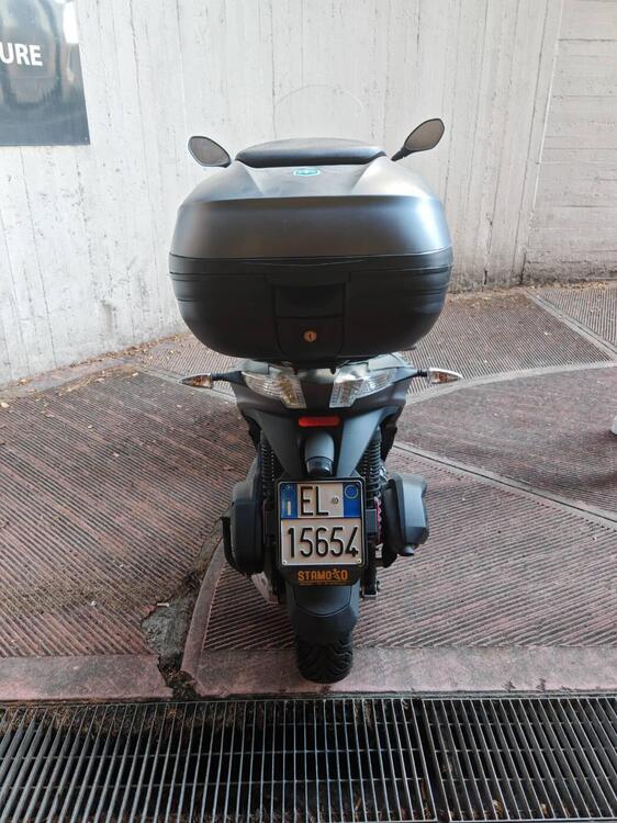 Piaggio Mp3 300 LT Yourban Sport (2017 - 19) (4)