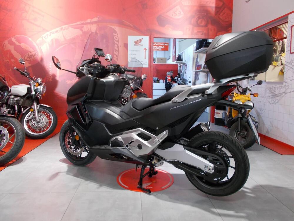 Honda Forza 750 DCT (2021 - 24) (4)