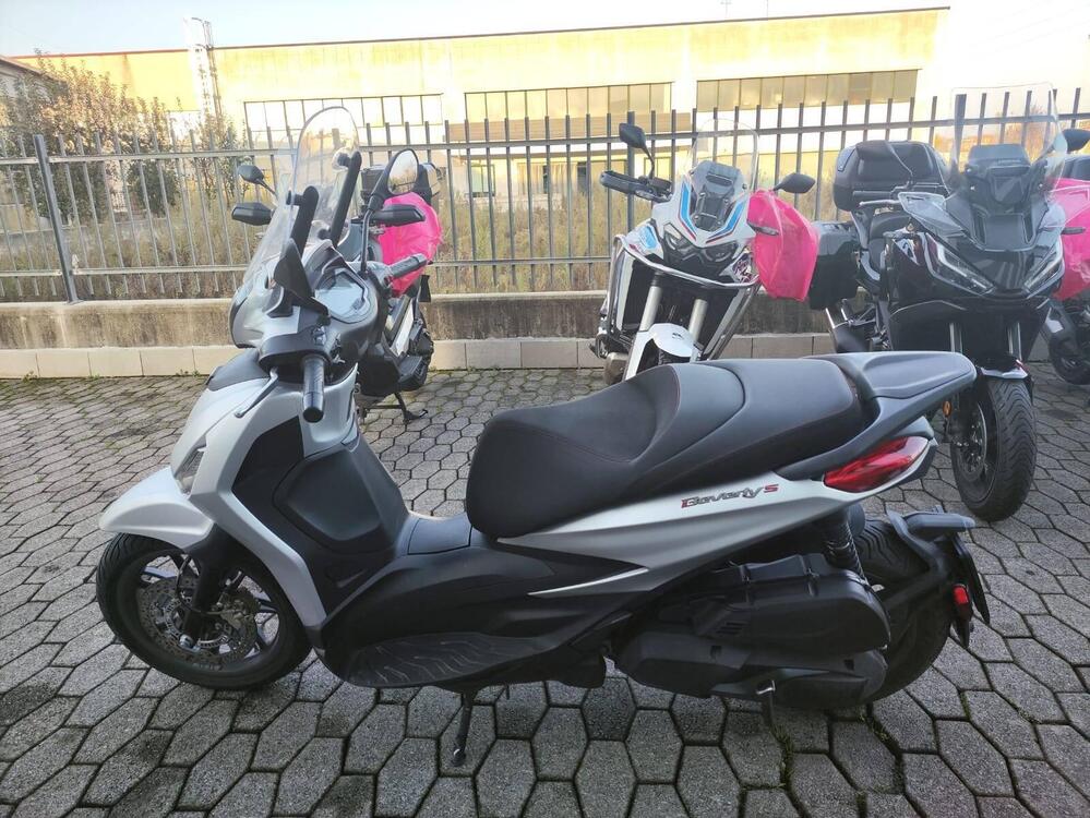 Piaggio Beverly 400 S ABS-ASR (2021 - 24) (2)