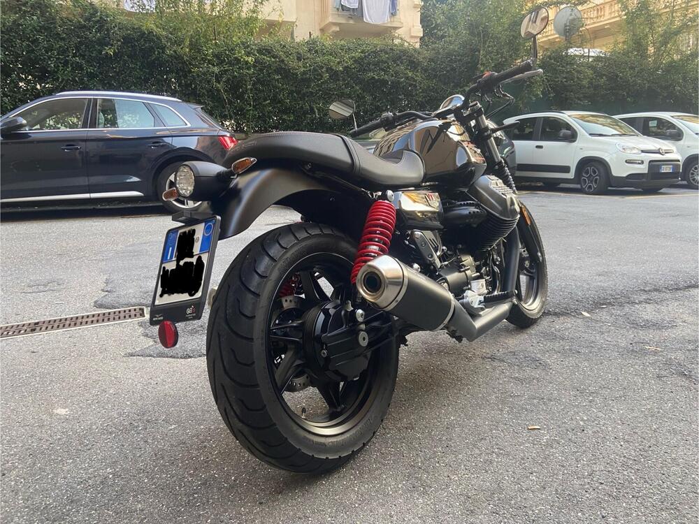 Moto Guzzi V7 Special Edition (2022 - 24) (3)