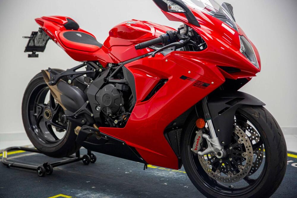 MV Agusta F3 800 Rosso (2021 - 23) (2)