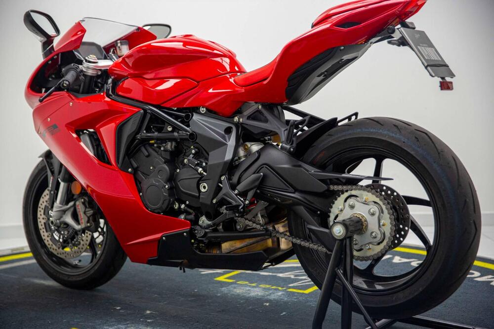 MV Agusta F3 800 Rosso (2021 - 23) (5)