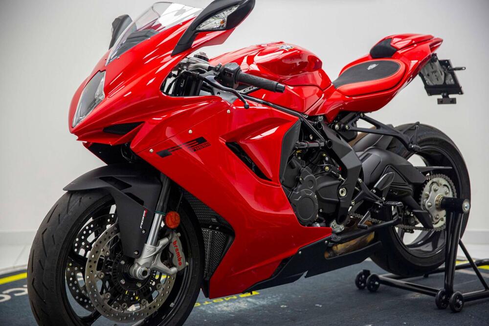 MV Agusta F3 800 Rosso (2021 - 23) (3)