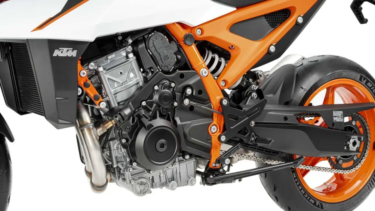 KTM 990 Duke 990 Duke R (2026) (10)