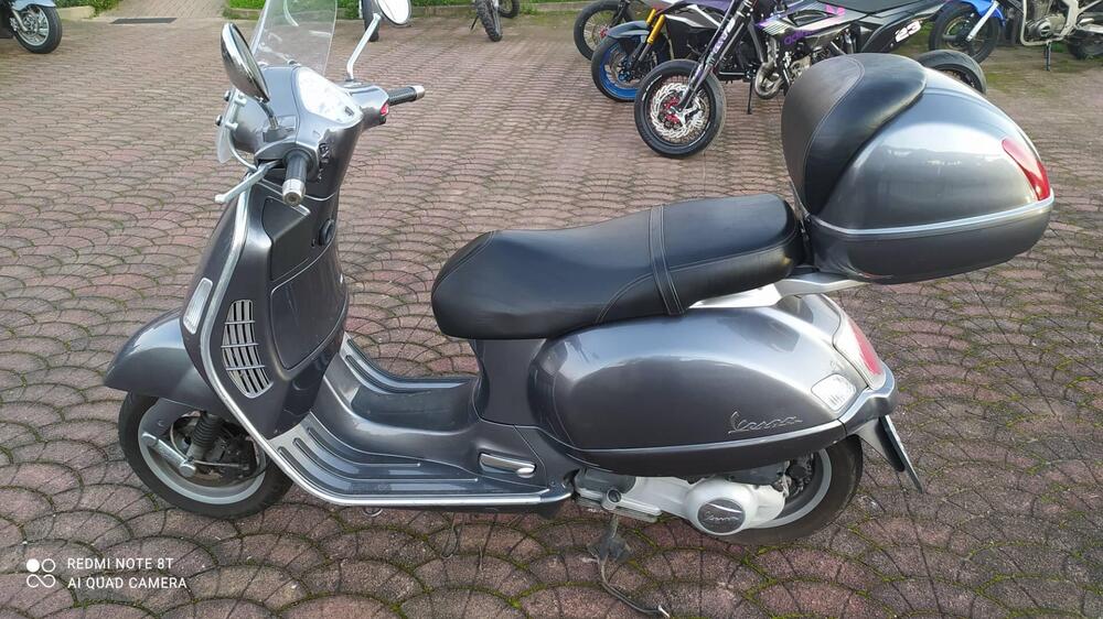 Vespa Granturismo 200 L (2)