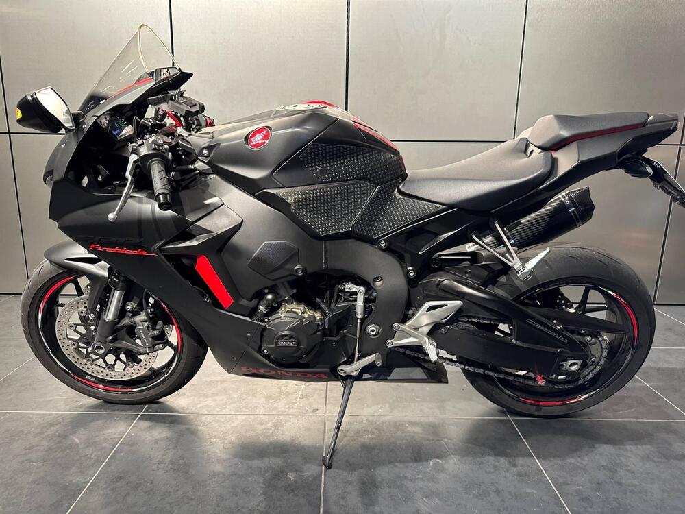 Honda CBR 1000 RR Fireblade (2017 - 19) (2)