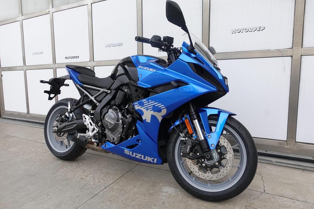 Suzuki GSX-8R (2024) (3)