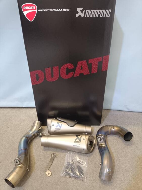 Scarico Akrapovic con mappa per Ducati Streetfight