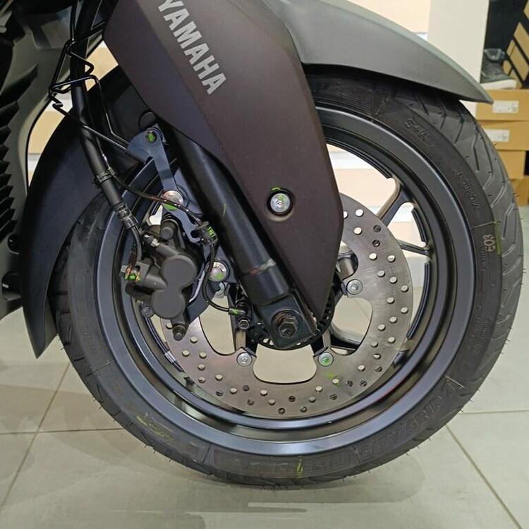 Yamaha X-Max 300 Tech Max (2021 - 24) (4)