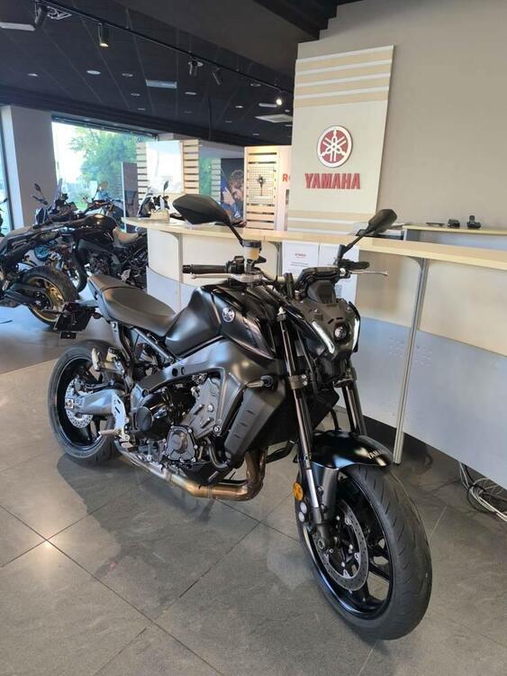 Yamaha MT-09 (2021 - 23) (2)