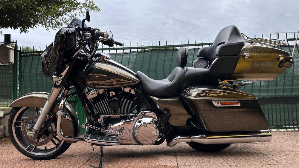 Harley-Davidson 1690 Street Glide Special (2014 - 16) - FLHX (2)