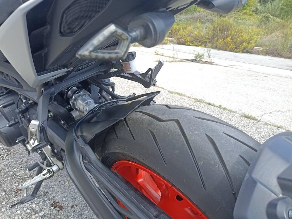 Yamaha MT-09 (2017 - 20) (4)