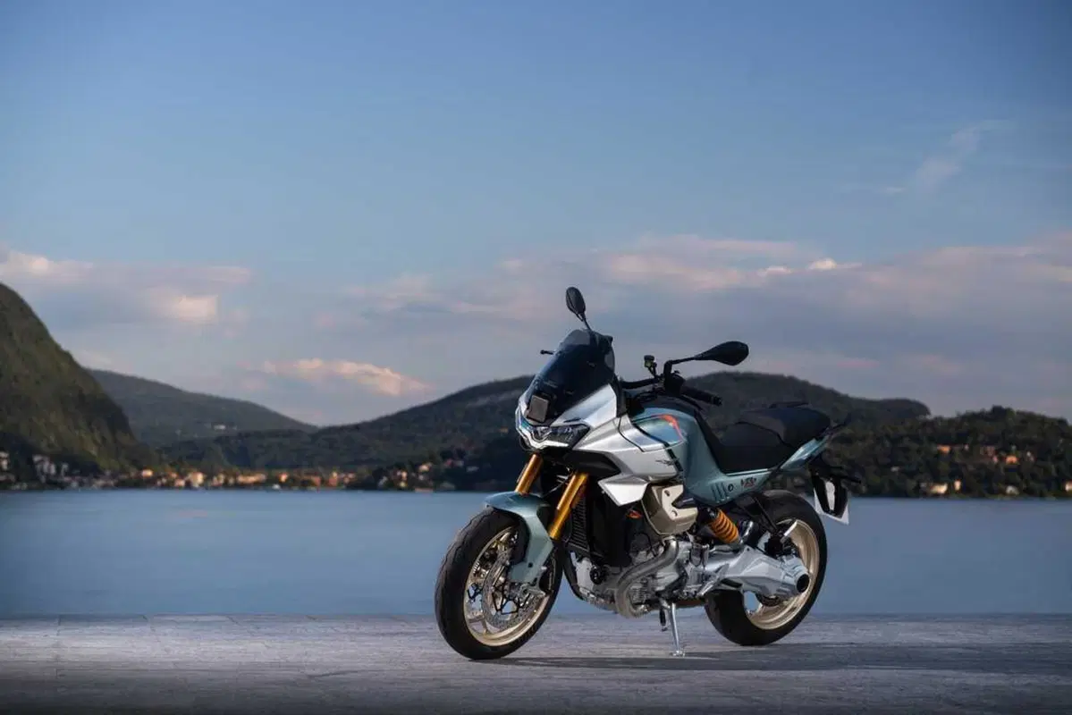 Moto Guzzi a EICMA con la rinnovata gamma V100 Mandello (e la versione speciale Wind Tunnel!) (6)